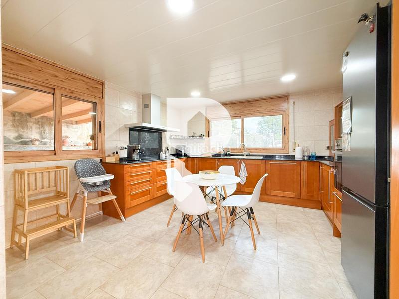 Foto d9356aad-d950-47ec-9be5-77879d87789f. Casa con riscaldamento parcheggio in Can Palet de Vista Alegre Terrassa