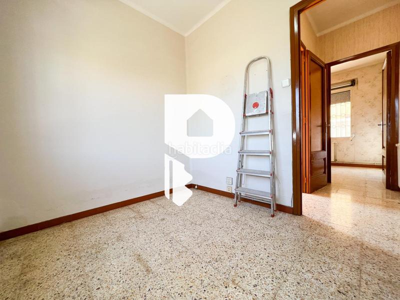Foto 3a23f3ff-4854-43d4-907b-cdcdc1a73a36. Casa  a reformar en una sola planta en Sant Andreu de la Barca
