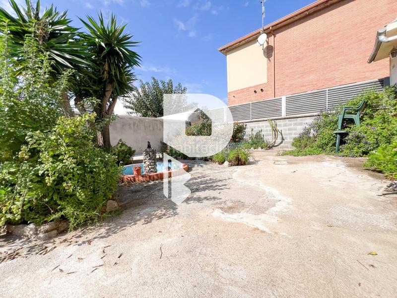 Foto b132aeb3-017c-4bee-b696-f01158eefd4f. Casa  a reformar en una sola planta en Sant Andreu de la Barca