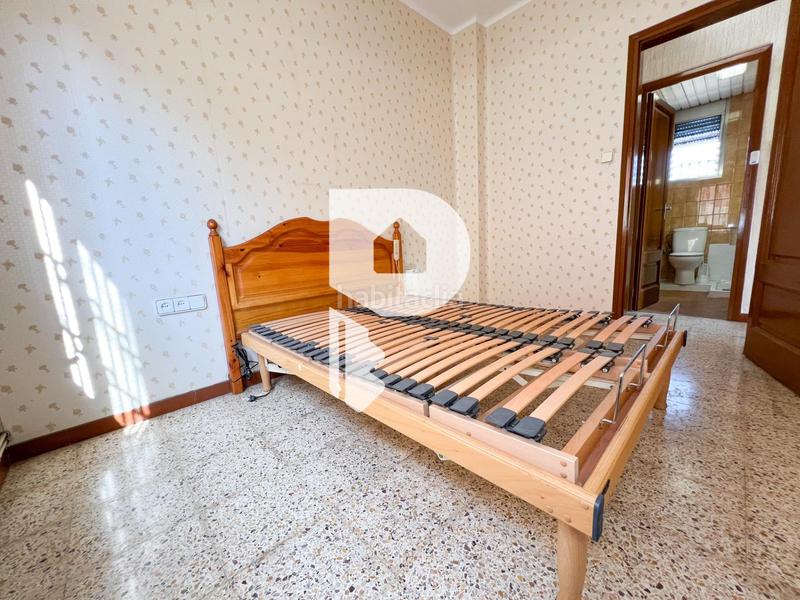 Foto d3d75105-fc89-47eb-bcb2-a6b2456d222e. Casa  a reformar en una sola planta en Sant Andreu de la Barca