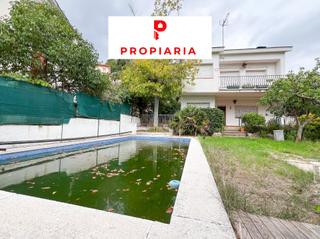 Casa  Vallirana 08759. Casa con piscina cerca del pueblo