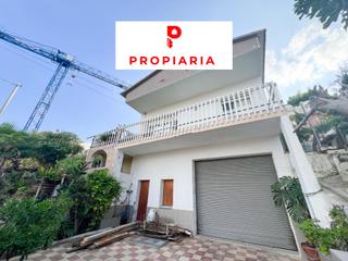 Maison  Calle de la serra monteixo. Bonita casa en una sola planta con piscina