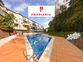 Dplex  Carrer de francesc macia. Dplex con piscina comunitaria y parking