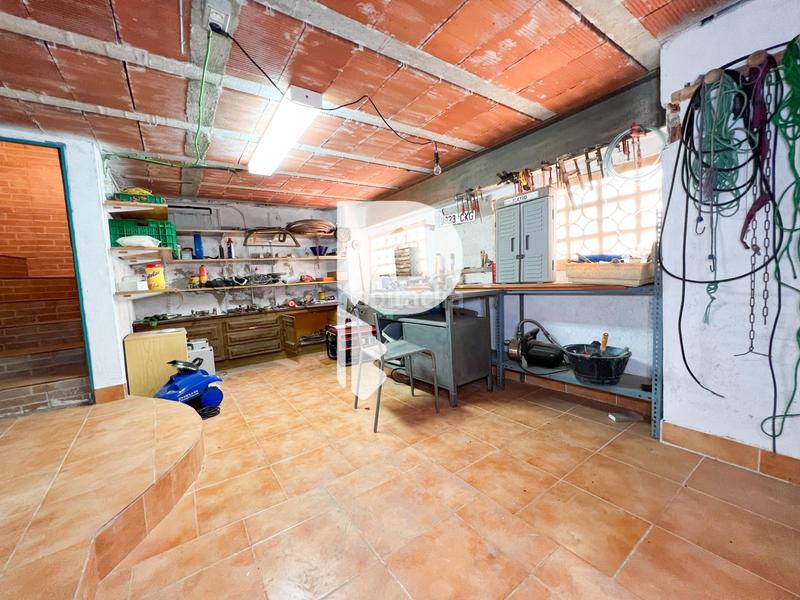 Foto 4dd3e55a-b6d3-4163-9c1b-109405a83a01. Casa amb calefacció aparcament piscina a Vallirana