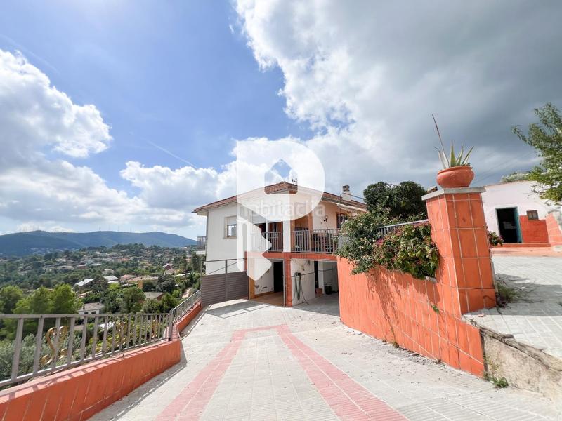 Foto 6f8eb99f-df84-4e35-a8b4-c77185cf1288. Casa amb calefacció aparcament piscina a Vallirana