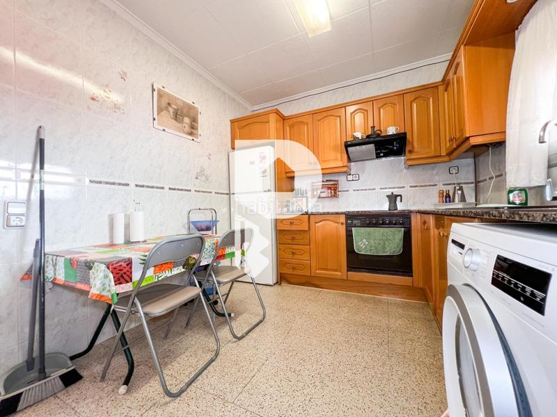 Foto 8dfacb7e-ced4-4c93-aca9-748d1021fd47. Casa amb calefacció aparcament piscina a Vallirana