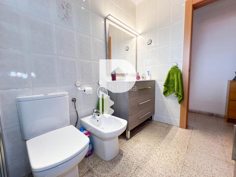 Foto c893152b-73da-42a0-95c7-456d7c64c9a7. Casa amb calefacció aparcament piscina a Vallirana