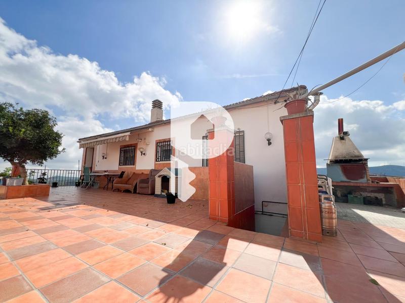 Foto fbe2090a-5457-4a31-ae9f-b7d056e29135. Casa amb calefacció aparcament piscina a Vallirana