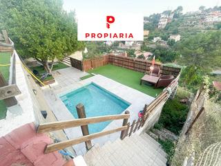 Casa  Calle de santa eullia. Casa en una sola planta con piscina