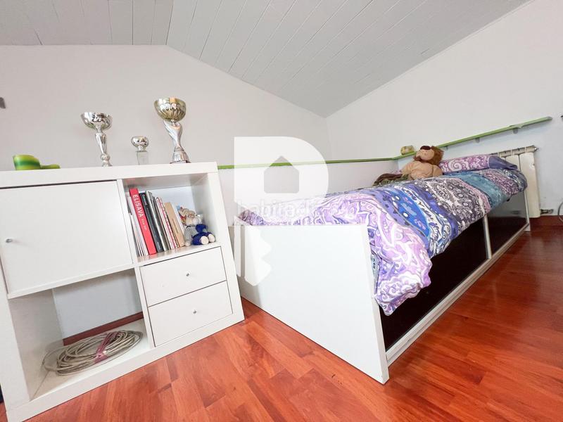 Foto 0c9966ac-57cb-4849-863b-1e7ef5687711. Casa amb calefacció aparcament a Centre Sant Boi de Llobregat