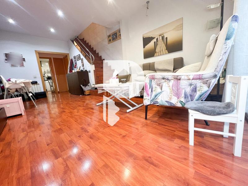 Foto 1bcf5619-0350-4954-9562-cf418f49ee8a. Casa amb calefacció aparcament a Centre Sant Boi de Llobregat