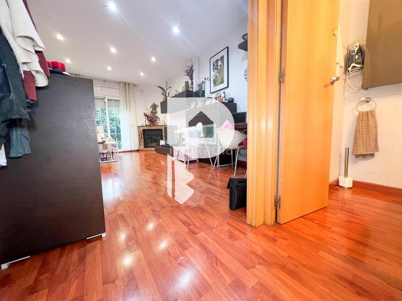 Foto 1cdde4b7-0c45-413d-9e75-3c937e8ec5e7. Casa amb calefacció aparcament a Centre Sant Boi de Llobregat