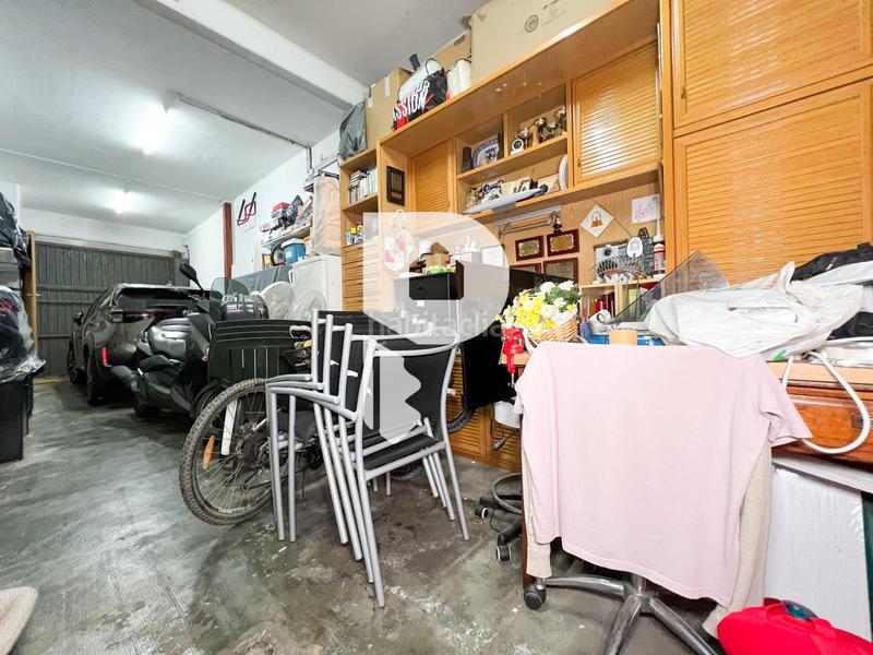 Foto 206ac8a5-4d60-40c7-8f5b-f9f9002f7b64. Casa amb calefacció aparcament a Centre Sant Boi de Llobregat