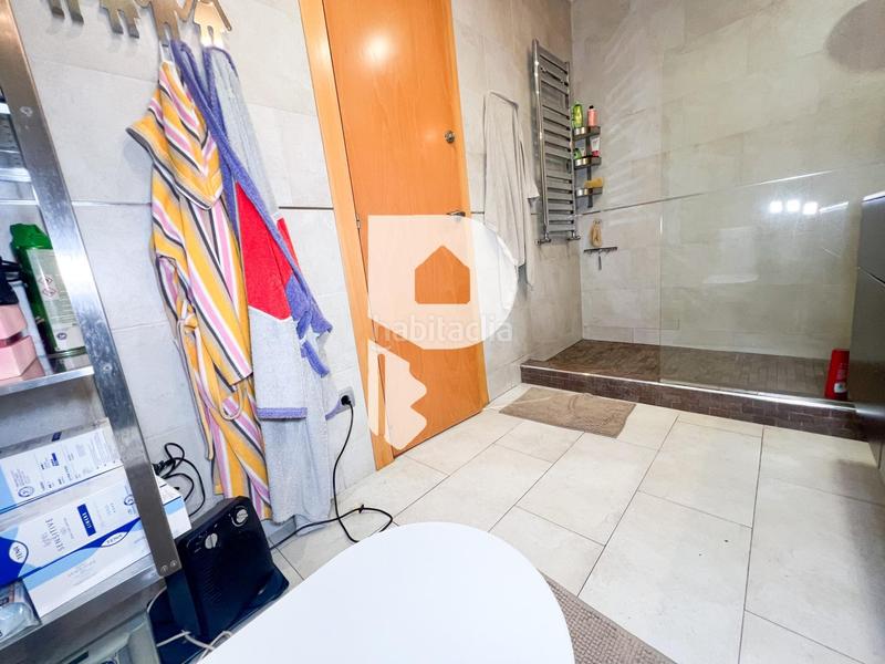 Foto 27fb1af9-2856-4886-9b5a-0a306f0d1bed. Casa amb calefacció aparcament a Centre Sant Boi de Llobregat