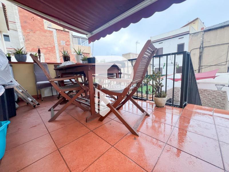 Foto 2be9e608-41a5-4b18-93ab-76fd3d88036a. Casa amb calefacció aparcament a Centre Sant Boi de Llobregat