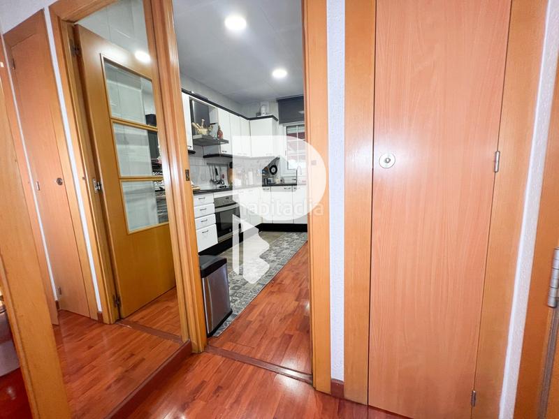 Foto 2ef468c9-0b61-4fe8-aa57-ee89c31d6f87. Casa amb calefacció aparcament a Centre Sant Boi de Llobregat