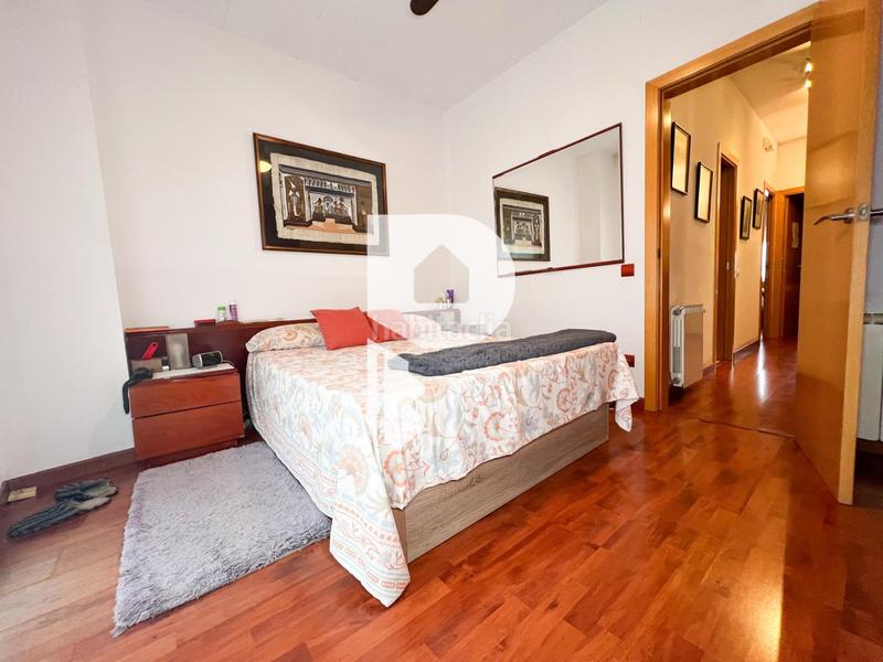 Foto 3f183c4b-b617-4f73-879a-1f3f9f414df9. Casa amb calefacció aparcament a Centre Sant Boi de Llobregat