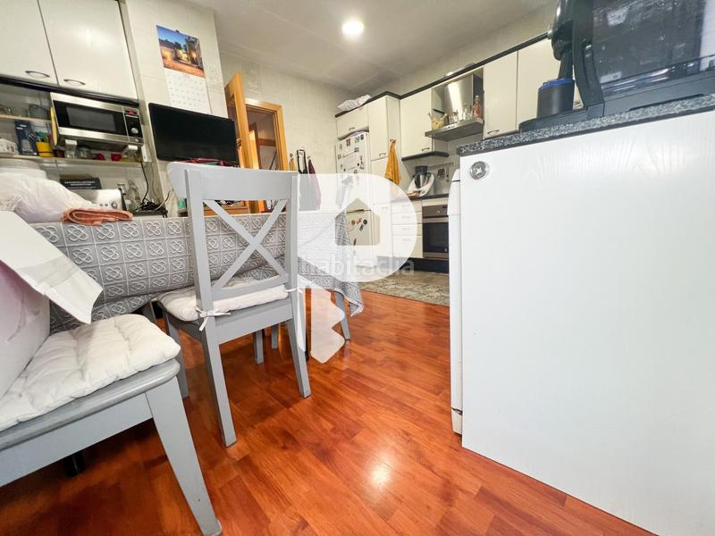 Foto 76ce8c1b-79fe-44e9-a589-4a32d1aad80b. Casa amb calefacció aparcament a Centre Sant Boi de Llobregat