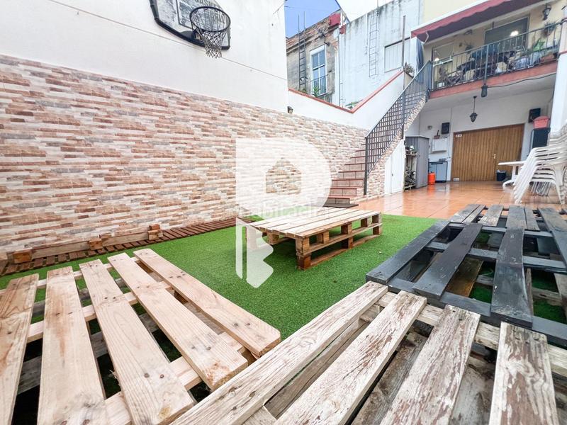 Foto 7cdef8e2-8cd9-41ad-8bf6-2e34120d9559. Casa amb calefacció aparcament a Centre Sant Boi de Llobregat