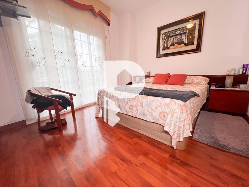 Foto 85aa92aa-c5ae-4f66-8b66-f8f4cf05221b. Casa amb calefacció aparcament a Centre Sant Boi de Llobregat