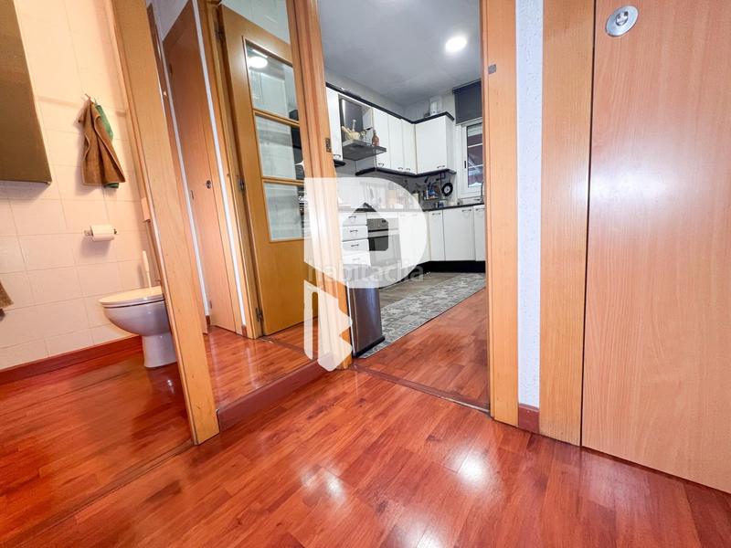 Foto 85b7d483-1d05-48de-b303-4921261199a0. Casa amb calefacció aparcament a Centre Sant Boi de Llobregat