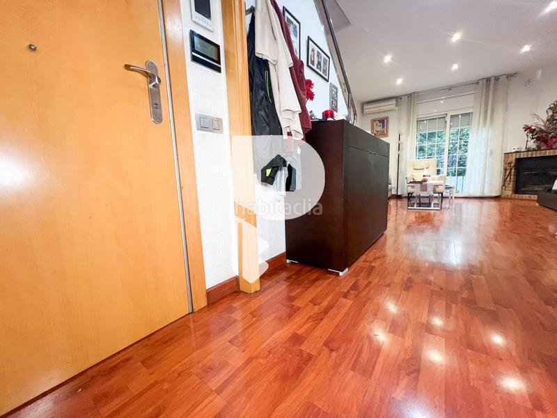 Foto b09d39f7-9d64-4bec-89e6-671c7c525eb4. Casa amb calefacció aparcament a Centre Sant Boi de Llobregat