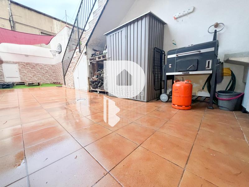 Foto b72c86b7-e697-443d-8051-883054f14405. Casa amb calefacció aparcament a Centre Sant Boi de Llobregat