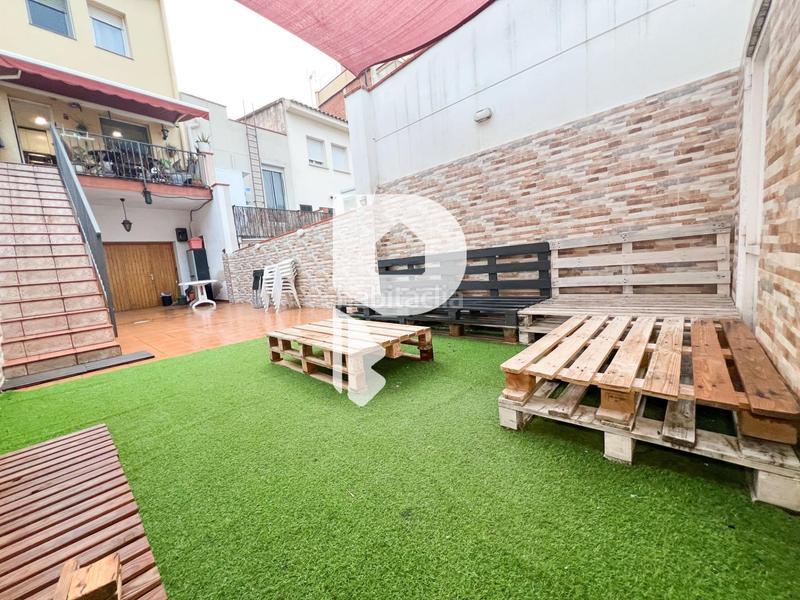 Foto e29271ac-02f4-4655-830e-722e564ffa79. Casa amb calefacció aparcament a Centre Sant Boi de Llobregat