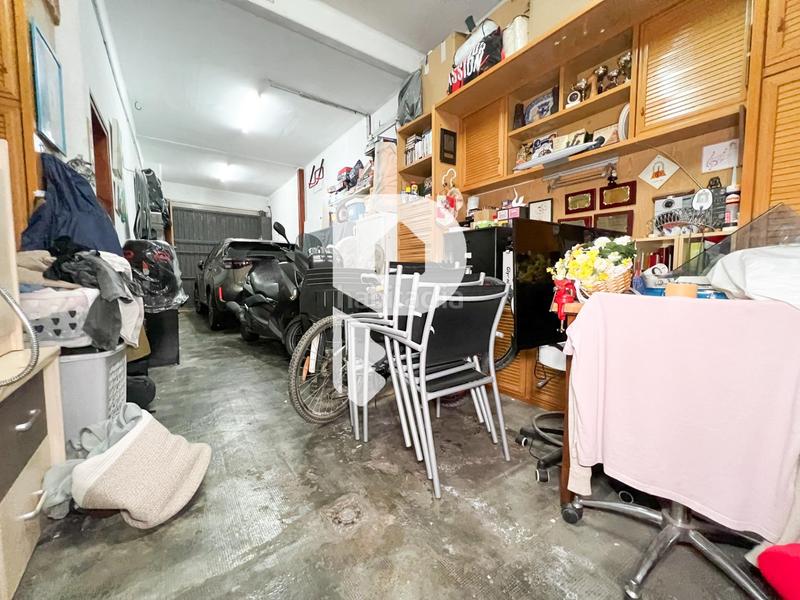 Foto fe5e2677-c318-4f8c-a3d8-ec9add61853f. Casa amb calefacció aparcament a Centre Sant Boi de Llobregat