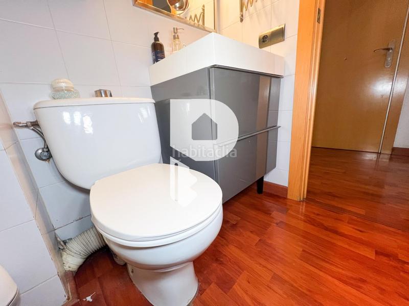 Foto ff624c18-019a-403d-8460-8d62b883b9c8. Casa amb calefacció aparcament a Centre Sant Boi de Llobregat