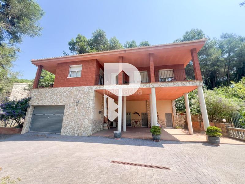 Foto ff6ed620-13bf-42c4-aee9-129fc1245005. Maison dans Vallirana 08759 dans Vallirana