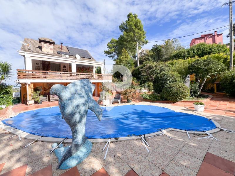 Foto 5763f441-ada7-4d07-8948-2bd816769c2d. Haus mit heizung parking pool in Cervelló