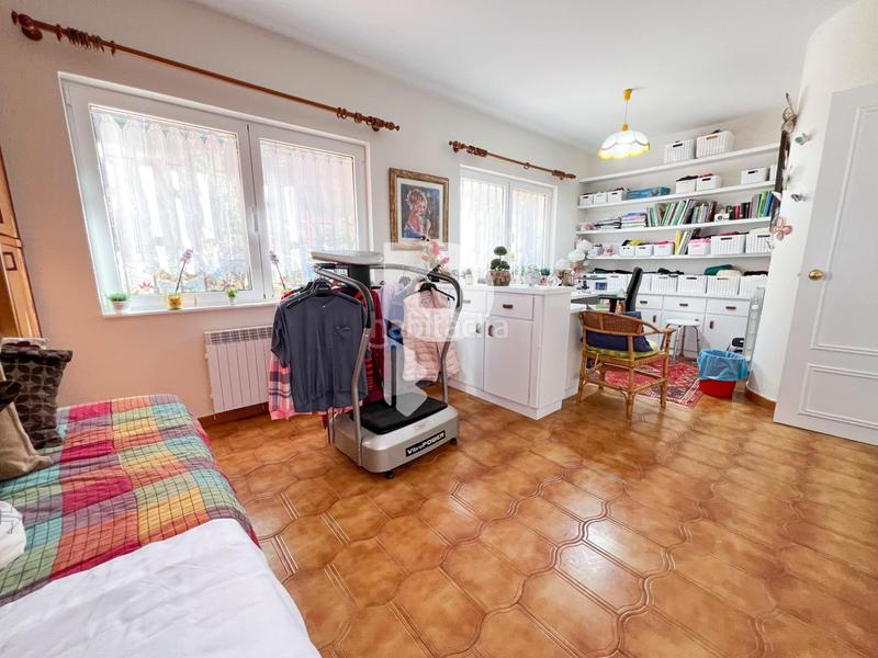 Foto af101599-17ff-4ef2-a3cf-87950412f452. Haus mit heizung parking pool in Cervelló