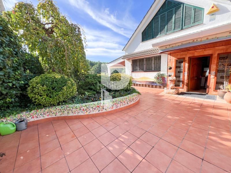 Foto dd625fcc-62e2-419a-8ba2-9379aeaf13d3. Haus mit heizung parking pool in Cervelló