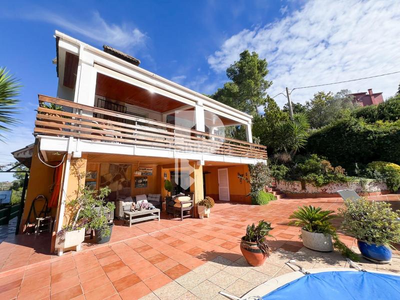 Foto e51c79e6-8a32-41ca-a102-b2d431fd0712. Haus mit heizung parking pool in Cervelló