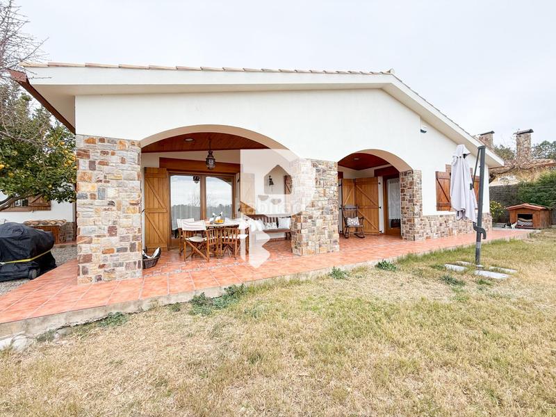 Foto 1118bdb5-b7f8-4308-b7f9-4deb6907e2d7. Chalet with parking in Sant Muç Rubí