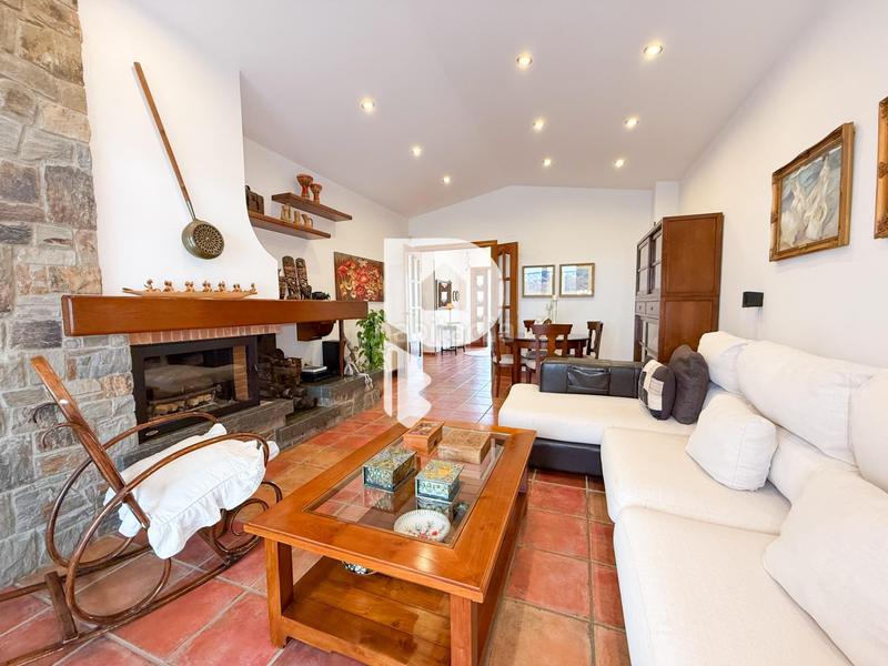 Foto 1182c8ae-7d8b-45b1-9f78-8cb43b115d7f. Chalet with parking in Sant Muç Rubí