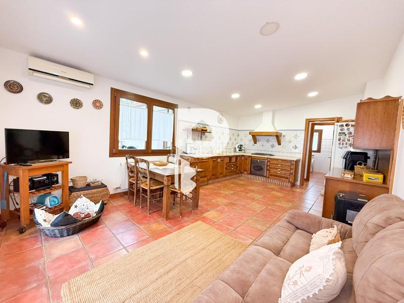 Foto 16dcb32e-ac20-4c9a-b54b-9616622ce76b. Chalet with parking in Sant Muç Rubí