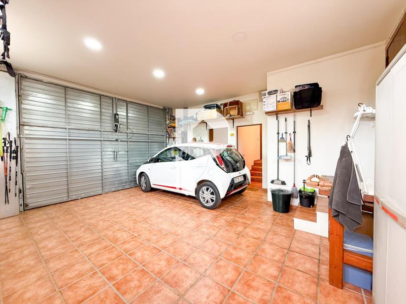 Foto 3a0a4f1b-855b-4ca2-a3eb-345505ddac9d. Chalet with parking in Sant Muç Rubí