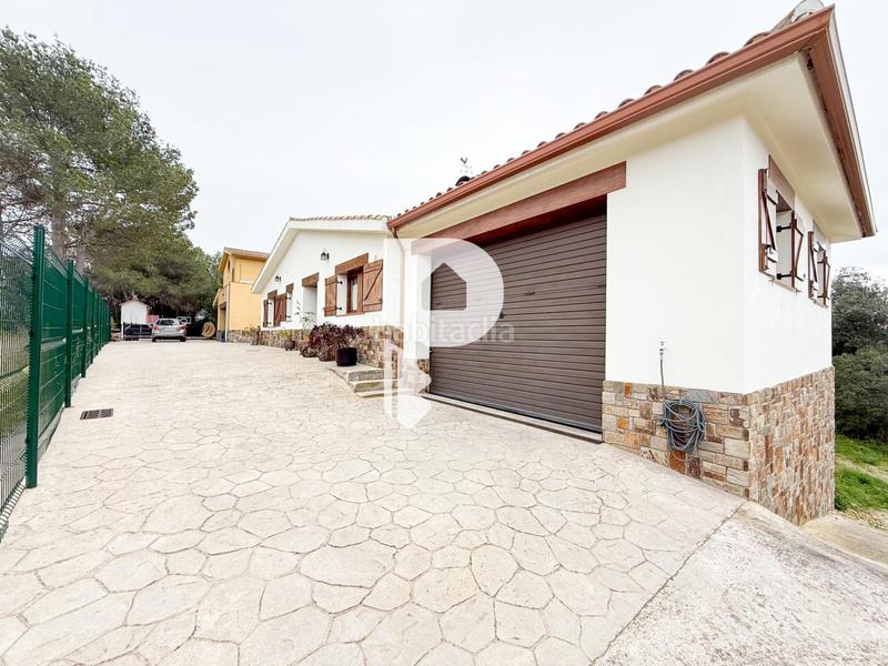 Foto 6b0e00f1-2664-425a-adf9-237940ce2b90. Chalet with parking in Sant Muç Rubí
