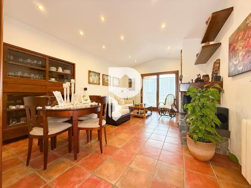 Foto da7c4e76-12ae-4d70-b9d9-34e038e7f4b0. Chalet with parking in Sant Muç Rubí