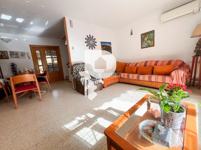 Foto 6155b1d1-0a32-4fe6-b747-a32a8a58e0db. Casa con riscaldamento parcheggio in Abrera