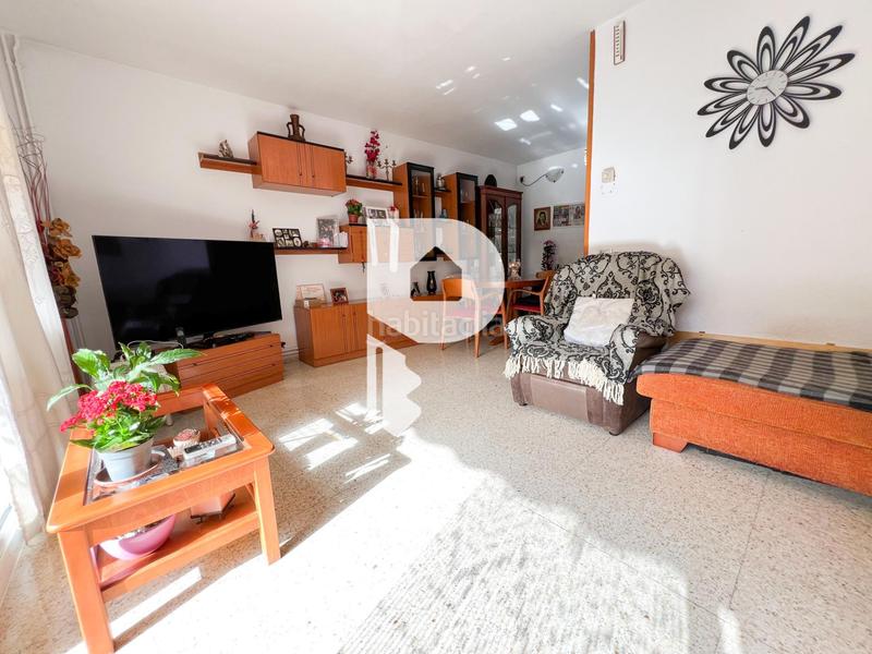 Foto efc5aa76-d2d9-45f8-872a-c21bc03402ce. Casa con riscaldamento parcheggio in Abrera