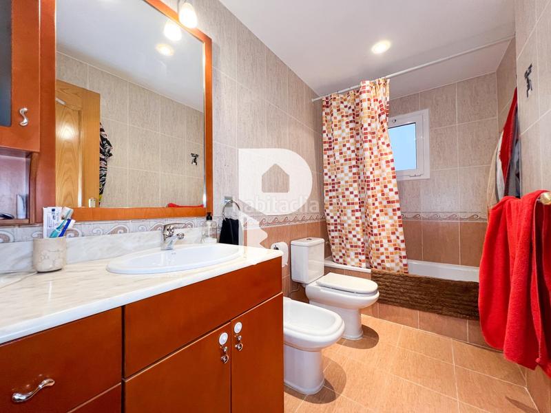 Foto 67a6739b-8b8a-420d-8622-bb861490a17c. Piso  en el centro con parking en Cervelló