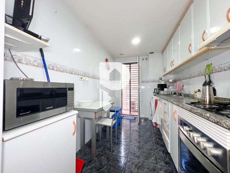 Foto 98dd5e7a-c473-481f-8e05-cc91321ad040. Piso  en el centro con parking en Cervelló