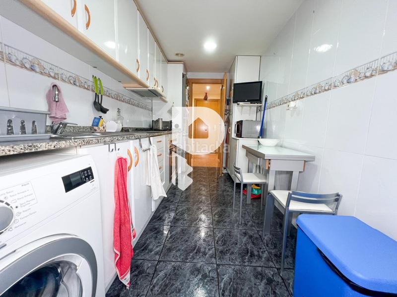 Foto c69f1b30-2b34-4276-8acd-4f298afd63d3. Piso  en el centro con parking en Cervelló