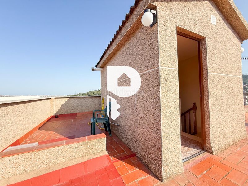 Foto 0f6bfe2d-3ddd-4f7f-9bb6-b5a8abb38431. Casa amb calefacció aparcament piscina a Sant Vicenç dels Horts