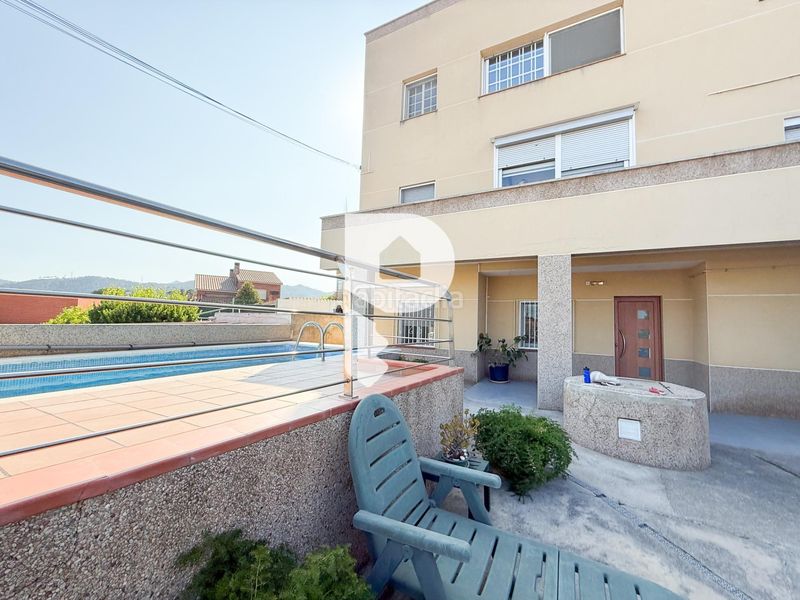 Foto fdcc1bed-2e8f-4a6b-92da-eb5030d1c962. Casa amb calefacció aparcament piscina a Sant Vicenç dels Horts
