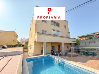 Haus in Sant Vicen� dels Horts. Casa con tres viviendas independientes en sant antoni