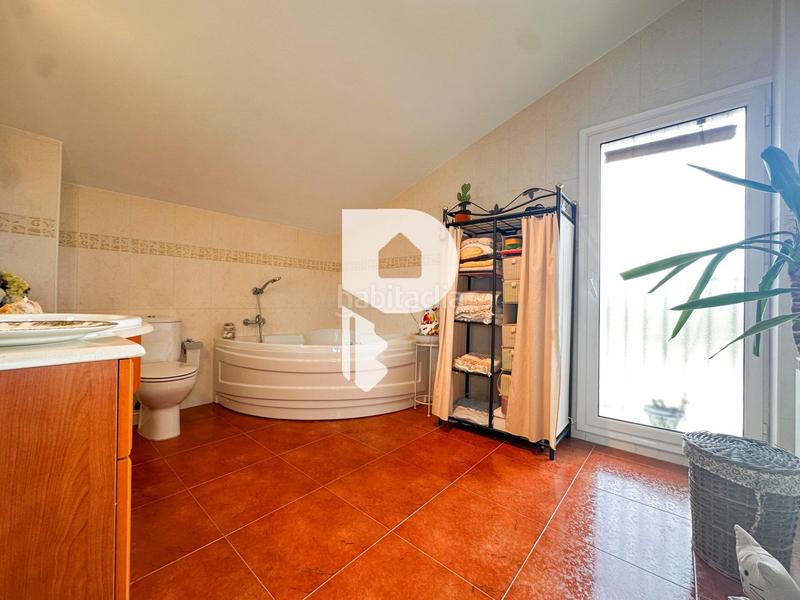 Foto 1960628f-42b9-4aee-9dd8-250df87d9458. Maison avec chauffage parking dans Vallirana